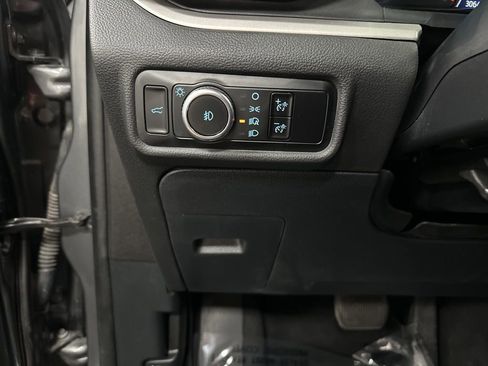 Used 2024 Ford Explorer XLT w/ Equipment Group 202A AWD/4WD image 35
