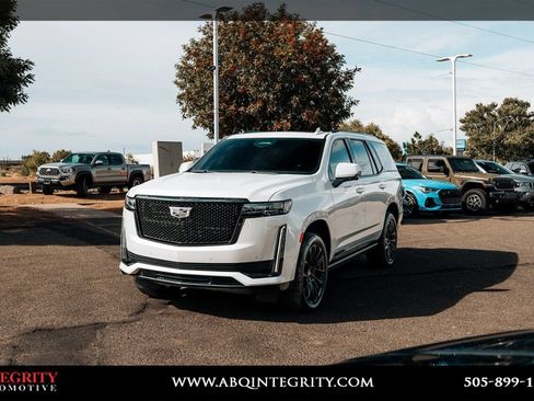 Used 2024 Cadillac Escalade Sport Platinum AWD/4WD image 3