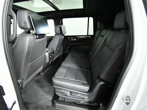 Used 2024 Chevrolet Suburban RST w/ Luxury Package image 26