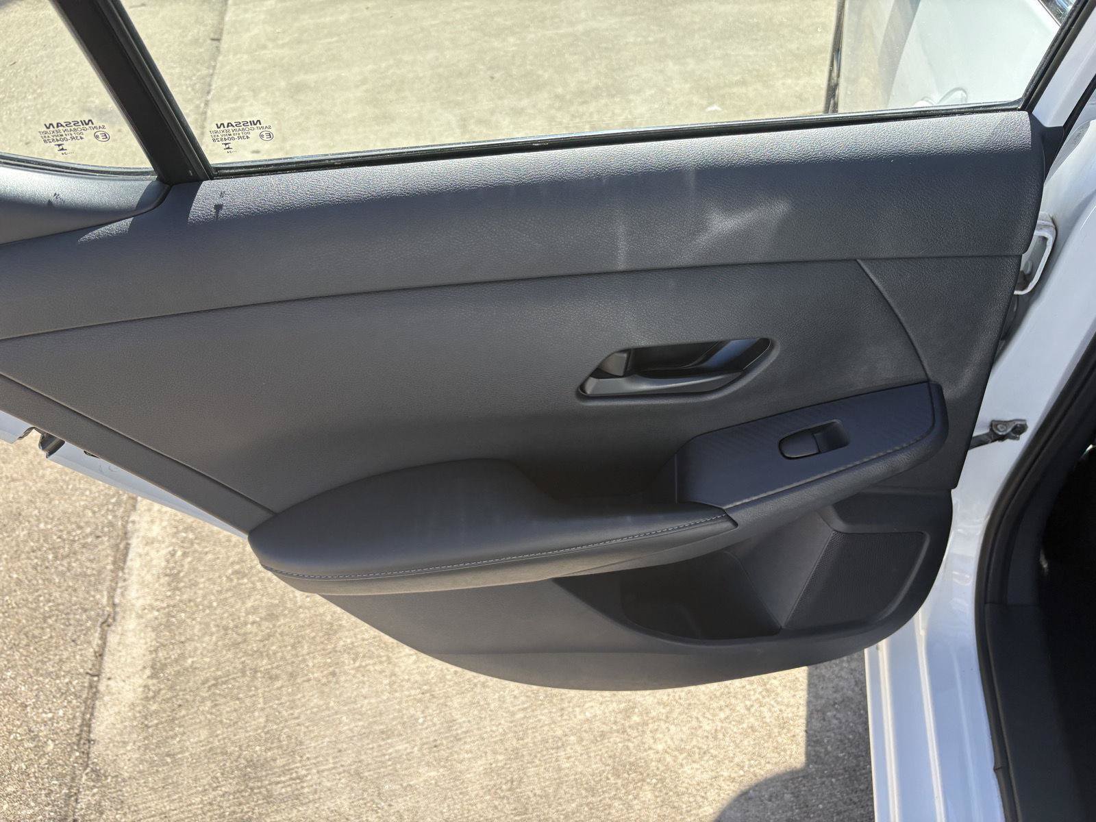 Used 2024 Nissan Sentra SV FWD image 11