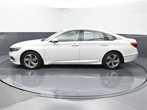 Used 2018 Honda Accord EX image 2