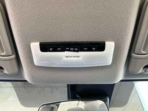 Used 2025 Nissan Versa SV w/ Trunk Package image 16