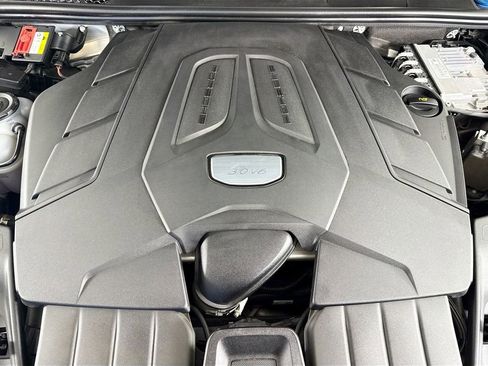 Used 2020 Porsche Cayenne image 29