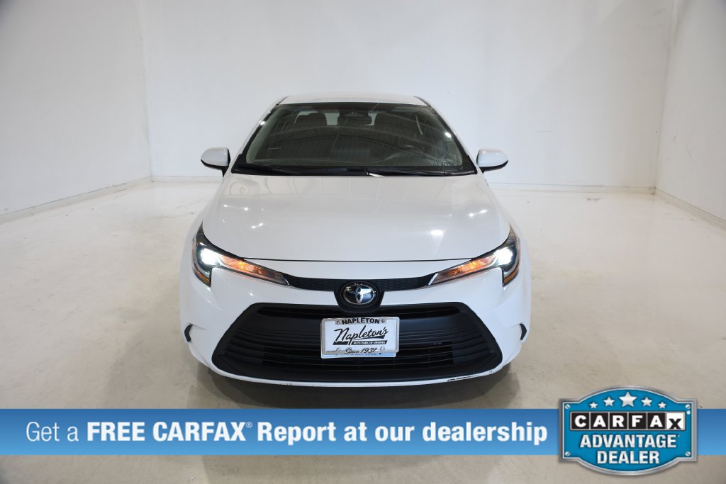 Used 2025 Toyota Corolla LE FWD image 2