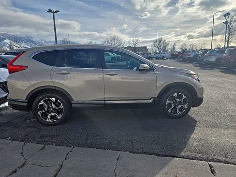 Used 2019 Honda CR-V Touring image 4