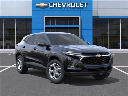 New 2026 Chevrolet Trax LS w/ LS Convenience Package FWD image 7