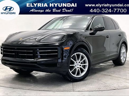 Used 2024 Porsche Cayenne image 1