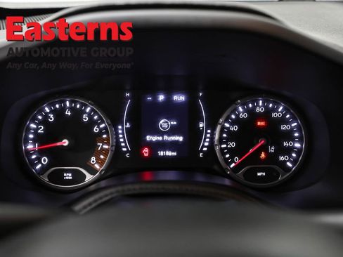 Used 2021 Jeep Renegade Sport image 17