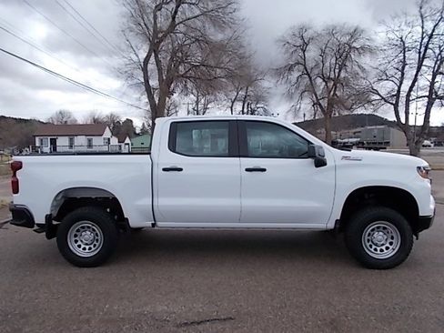 Used 2024 Chevrolet Silverado 1500 W/T w/ Z71 Off-Road Package image 4