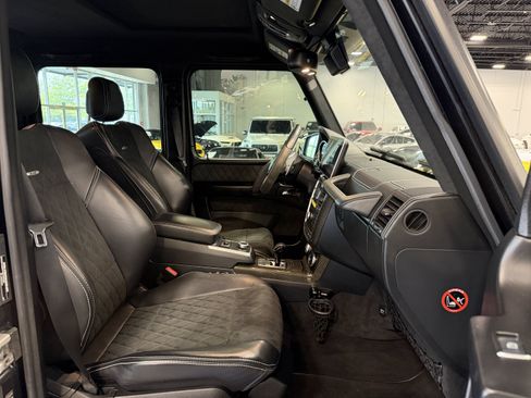 Used 2018 Mercedes-Benz G 550 Squared image 11
