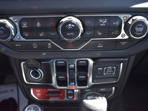 Used 2024 Jeep Wrangler Unlimited Rubicon w/ Convenience Group AWD/4WD image 30