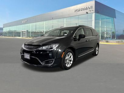 Used 2019 Chrysler Pacifica Touring-L Plus w/ Tire & Wheel Group