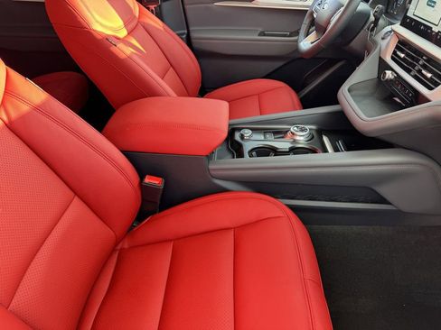 New 2025 Ford Explorer Active w/ Active Comfort Package RWD image 6