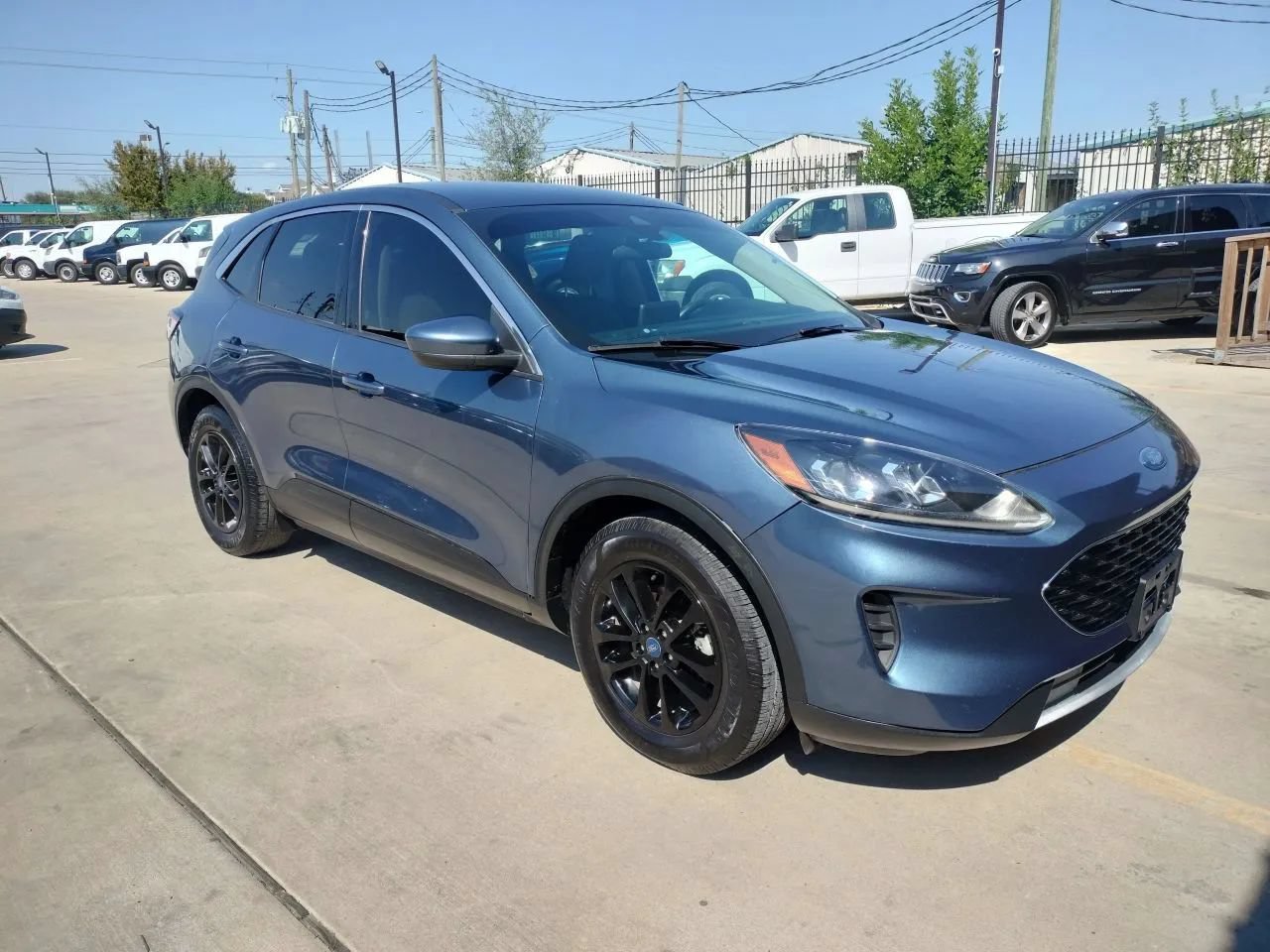 Used 2020 Ford Escape SE FWD image 12