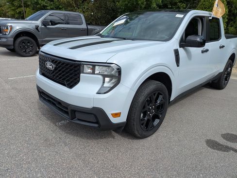 Certified 2025 Ford Maverick XLT w/ Equipment Group 301A AWD/4WD image 10