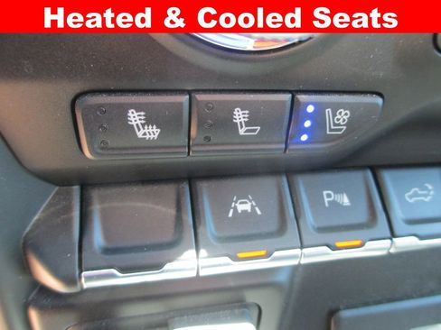 Used 2022 GMC Sierra 1500 AT4 w/ AT4 Premium Package image 22