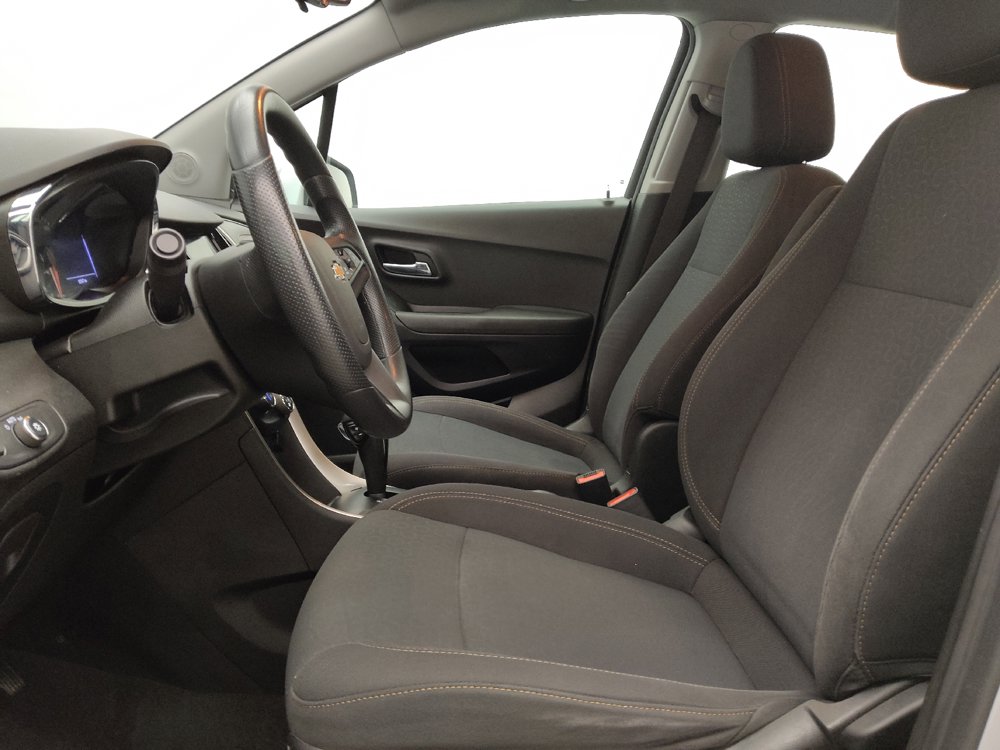 Used 2020 Chevrolet Trax LS FWD image 17