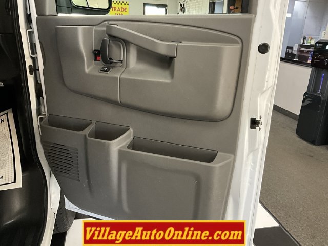 Used 2019 Chevrolet Express 2500 RWD image 30