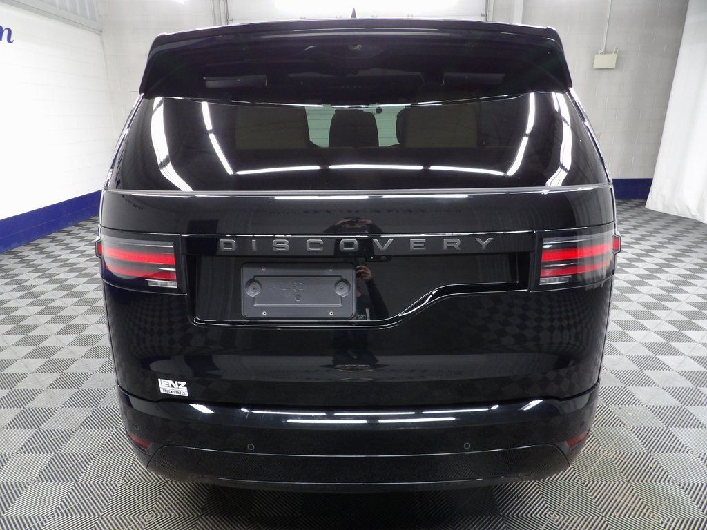 Used 2024 Land Rover Discovery Dynamic SE AWD/4WD image 31