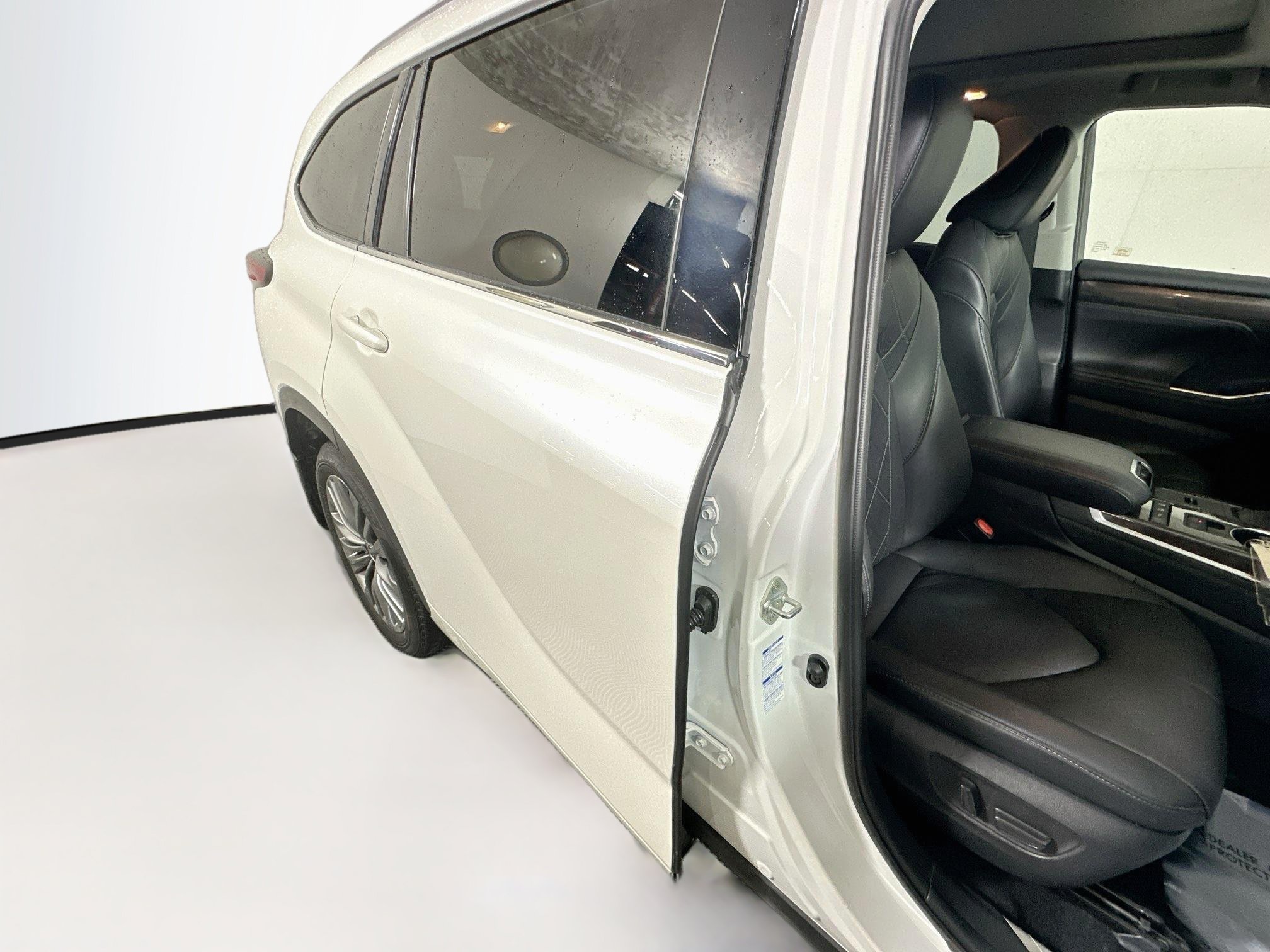 Used 2020 Toyota Highlander Platinum AWD/4WD image 28