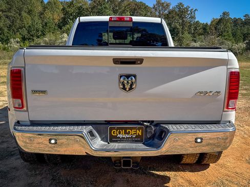 Used 2016 RAM 3500 Laramie image 10