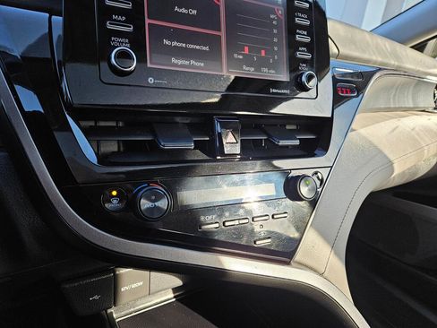 Used 2024 Toyota Camry SE image 27