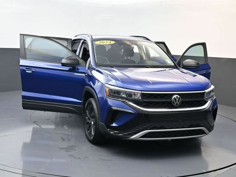 Used 2024 Volkswagen Taos S image 29