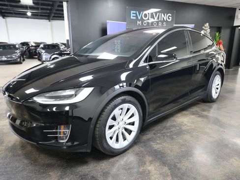 Used 2018 Tesla Model X 75D image 5