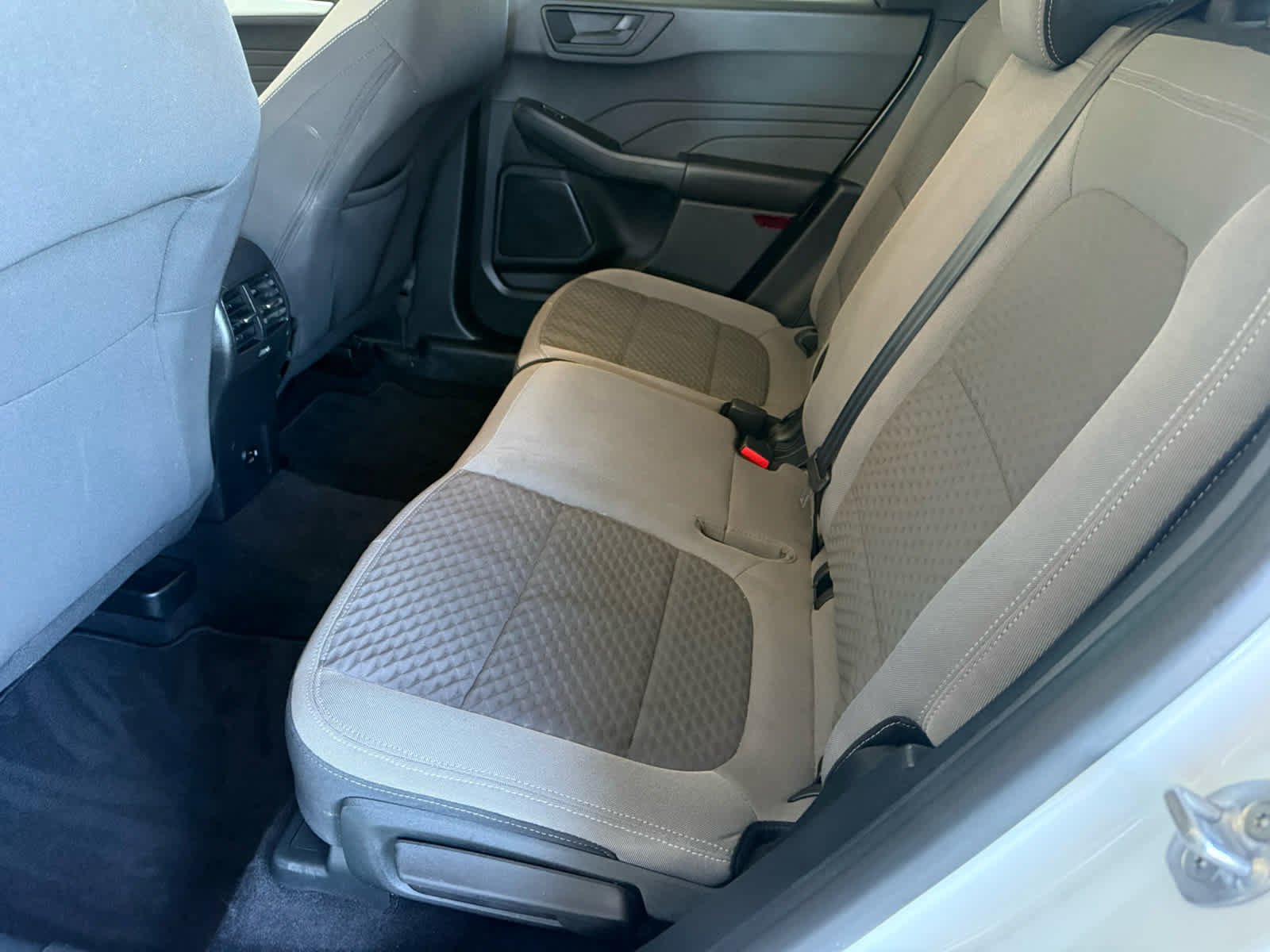 Used 2022 Ford Escape SE w/ Cold Weather Package FWD image 5