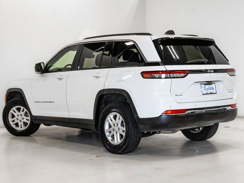 Used 2024 Jeep Grand Cherokee Laredo image 26