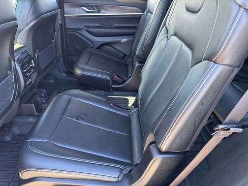 Used 2025 Jeep Grand Cherokee L Limited w/ Black Appearance Package image 11