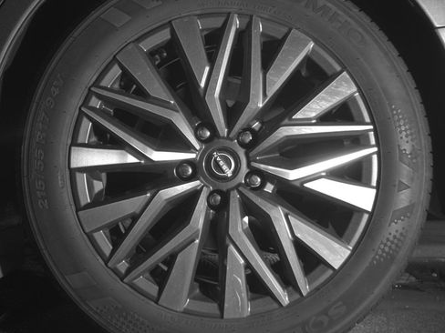 Used 2025 Nissan Altima 2.5 SV FWD image 17