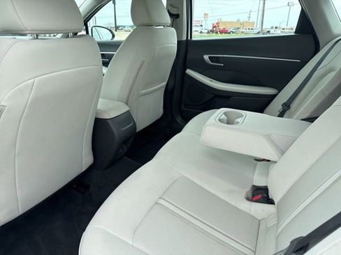 Used 2025 Hyundai Sonata SEL FWD image 17