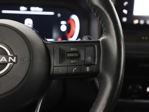 Used 2024 Nissan Rogue SL image 28