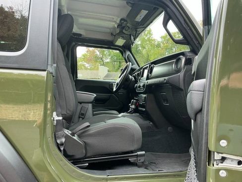 Used 2022 Jeep Wrangler Sport image 10