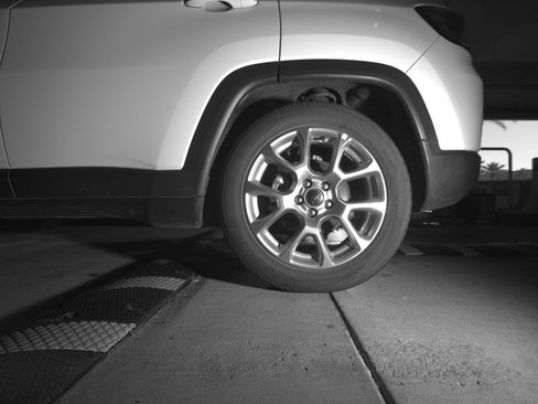 Used 2025 Jeep Compass Limited image 14