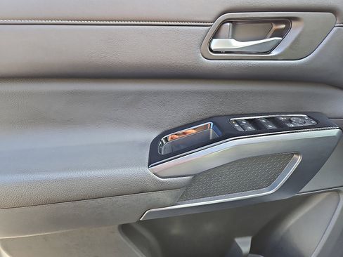 Certified 2023 Nissan Pathfinder SL image 11