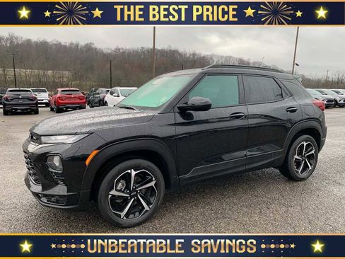 Used 2022 Chevrolet TrailBlazer RS w/ Sun and Liftgate Package image 1