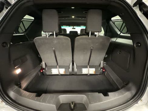 Used 2015 Ford Explorer XLT w/ Equipment Group 201B image 23