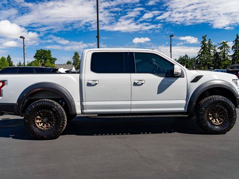 Used 2017 Ford F150 Raptor w/ Equipment Group 802A Luxury AWD/4WD image 8