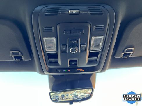 Used 2024 Cadillac Escalade Premium Luxury image 30