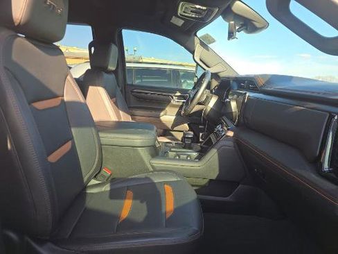Used 2024 GMC Sierra 1500 AT4 w/ Technology Package image 8