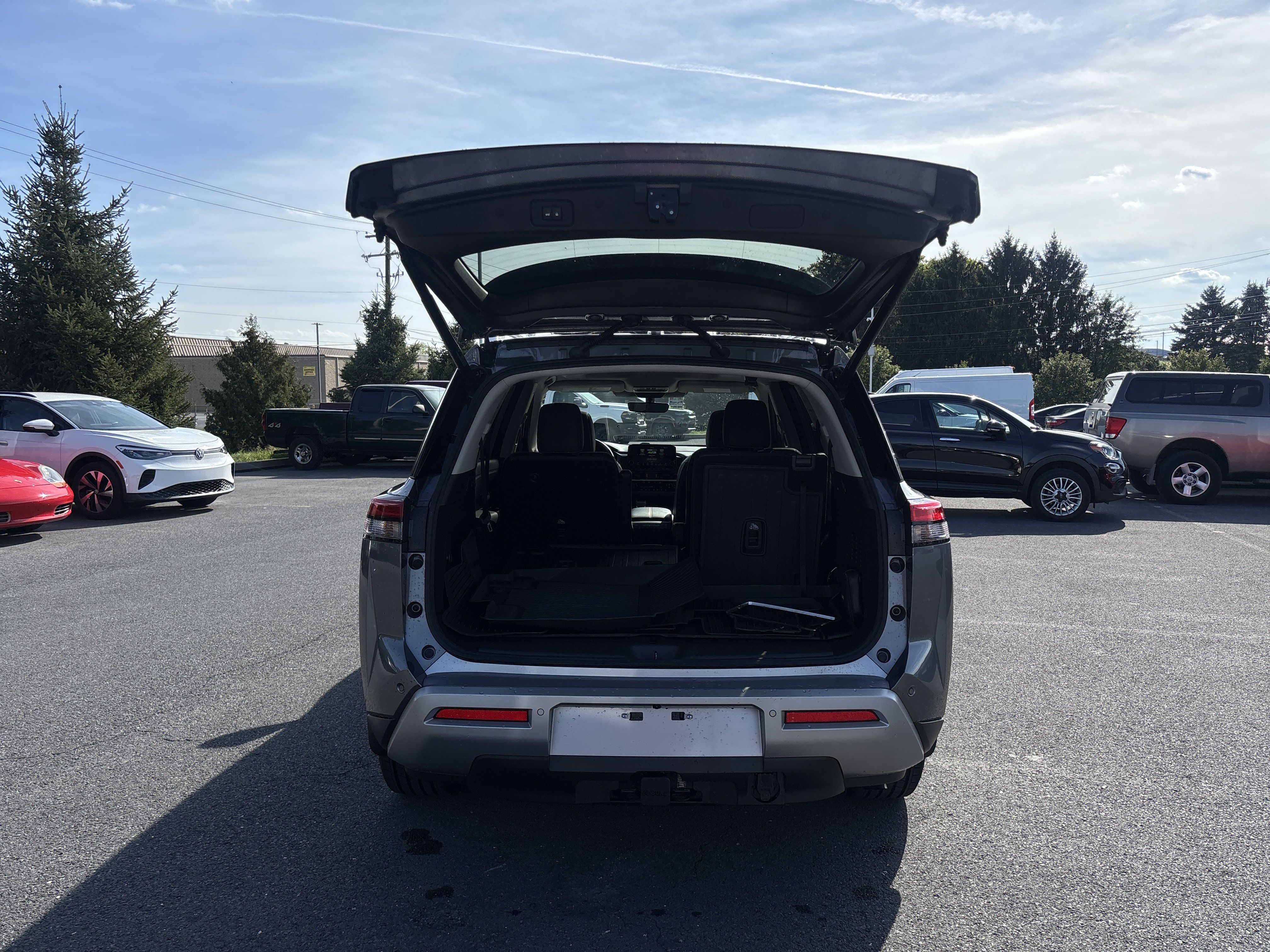 Used 2024 Nissan Pathfinder Platinum AWD/4WD image 33