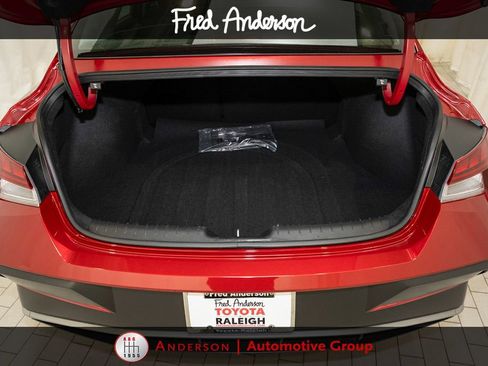 Used 2025 Hyundai Elantra SEL FWD image 5