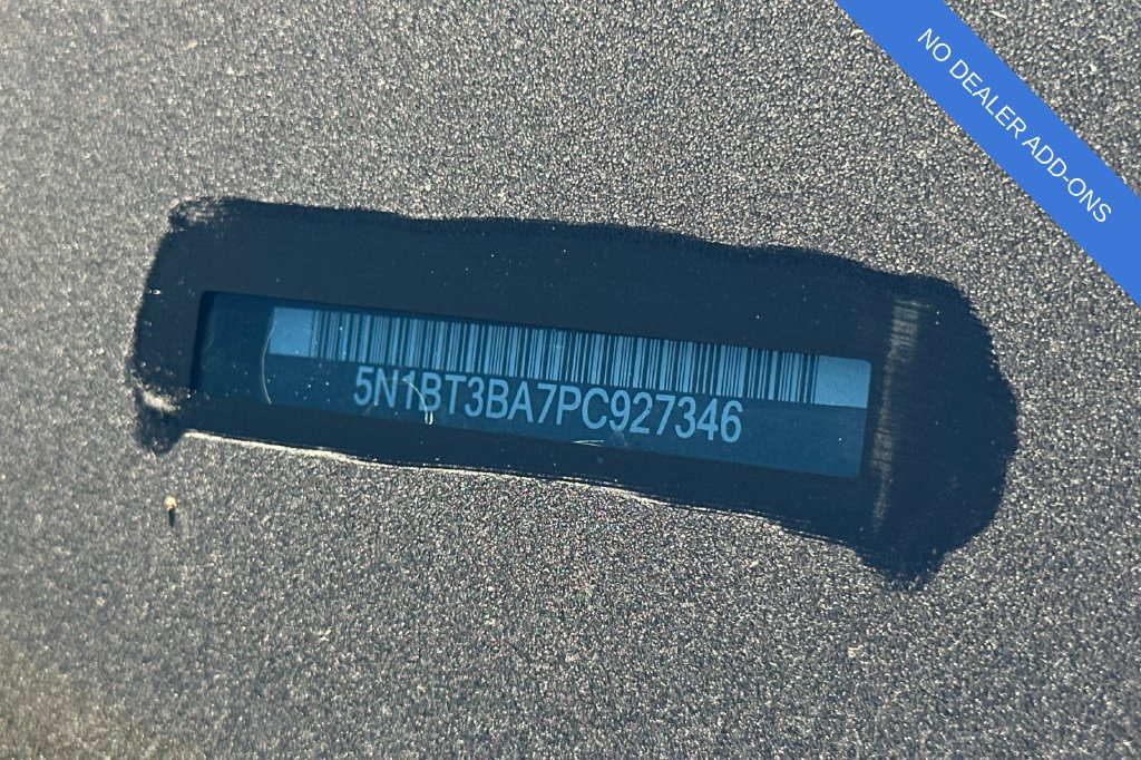 Used 2023 Nissan Rogue SV FWD image 3