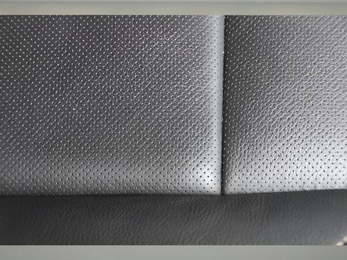 Used 2021 Chevrolet Suburban Premier image 32