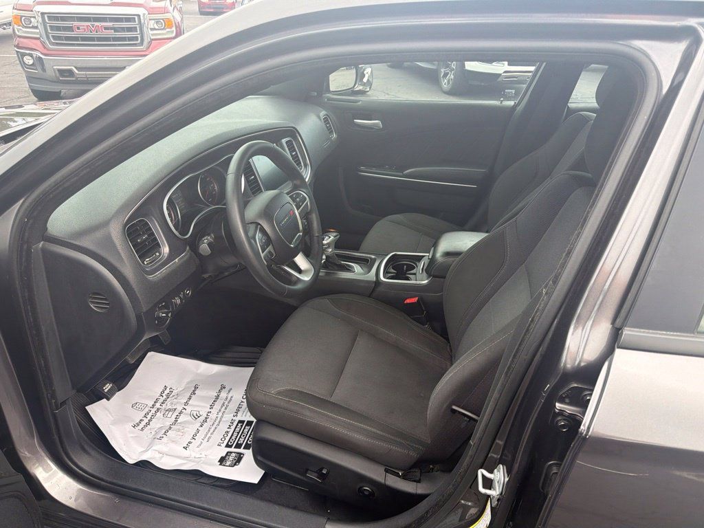 Used 2016 Dodge Charger SXT RWD image 10