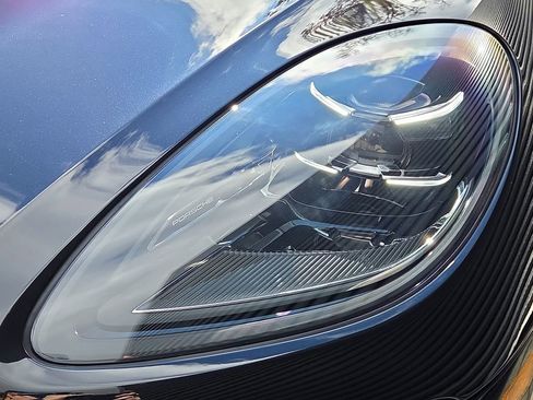 Certified 2026 Porsche Macan image 25