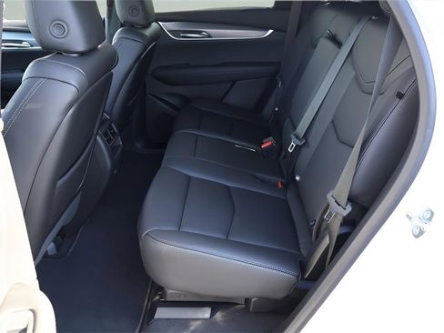 New 2026 Cadillac XT5 Luxury image 14