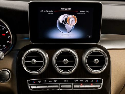 Used 2017 Mercedes-Benz GLC 300 w/ Premium 3 Package image 39